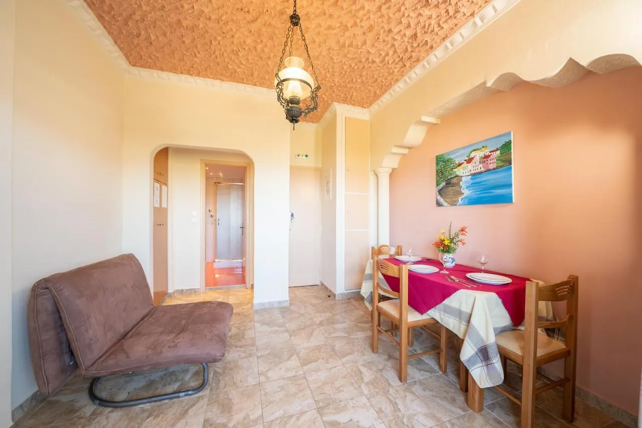 Aparthotel Lorenzo House Apartments Lassi