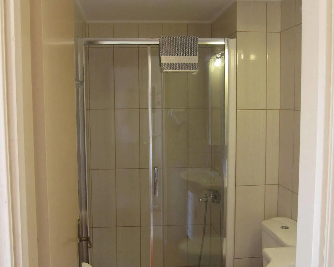 Lorenzo House Apartments Lassi